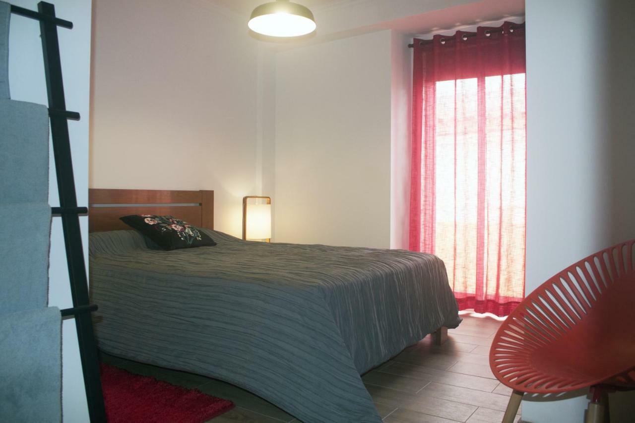 Friendly Peniche Apartment ภายนอก รูปภาพ
